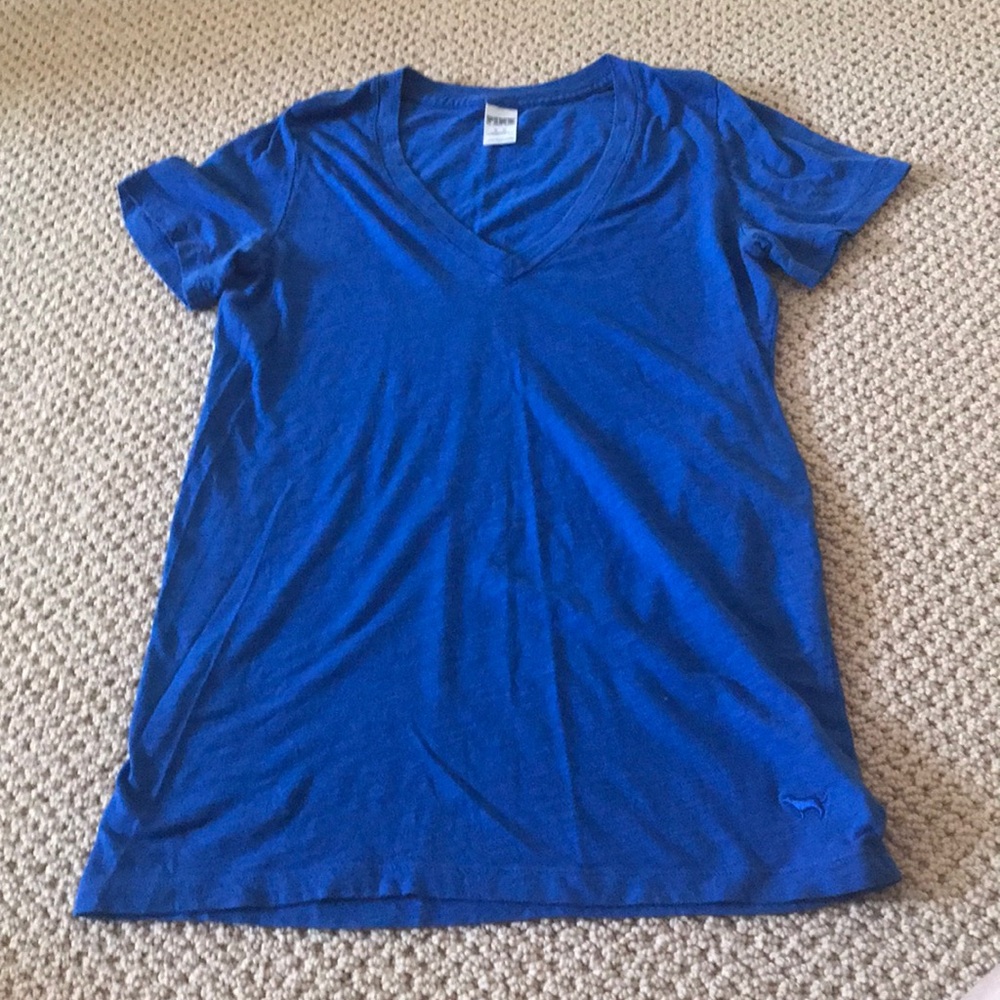 ❗️SALE❗️Victoria’s Secret PINK V-Neck T-Shirt- M